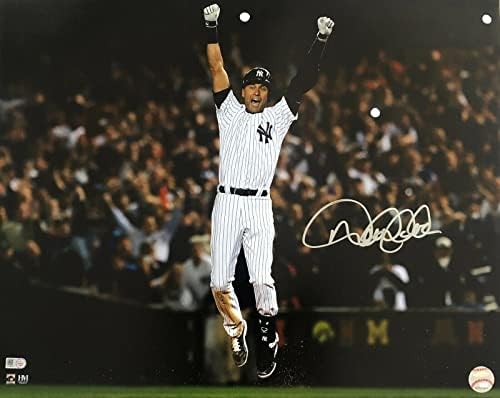 Дерек Джитър Ню Йорк Янкис, Подписано най-новата игра Walk Off Хит 16x20 Снимка MLB Автентични Снимки на MLB